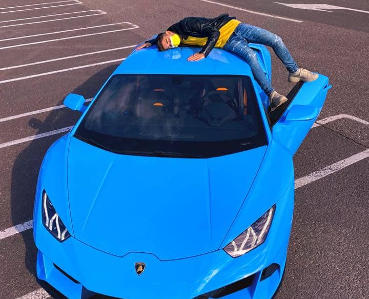 Sebastian Dobrincu, cadou extravagant la 26 de ani: a schimbat Lamborghini-ul cu un Ferrari