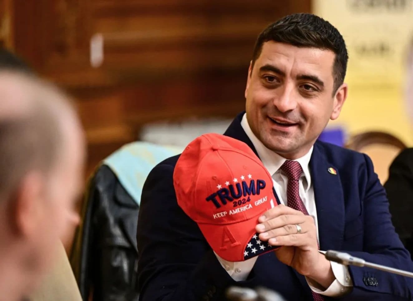 Patru foști oficiali americani cer reevaluarea vizei lui George Simion: „Este compatibil cu valorile pe care America încearcă să le apere?”