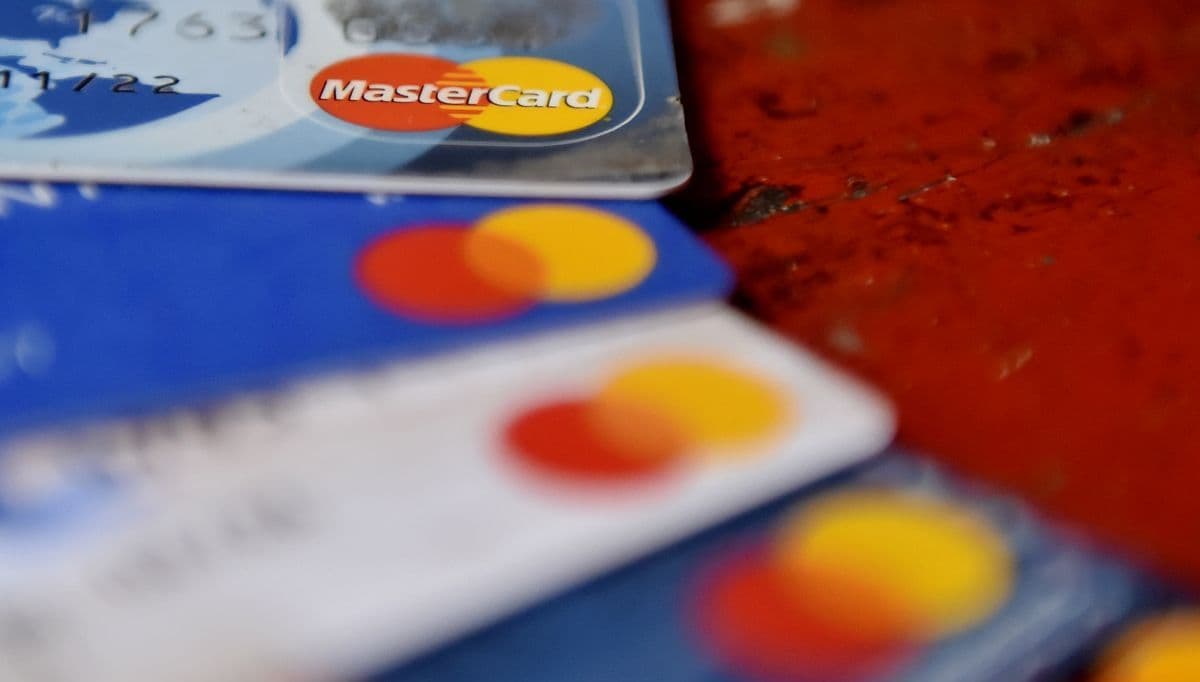 Ce faci dacă ai plătit cu cardul și comerciantul nu îți livrează produsul