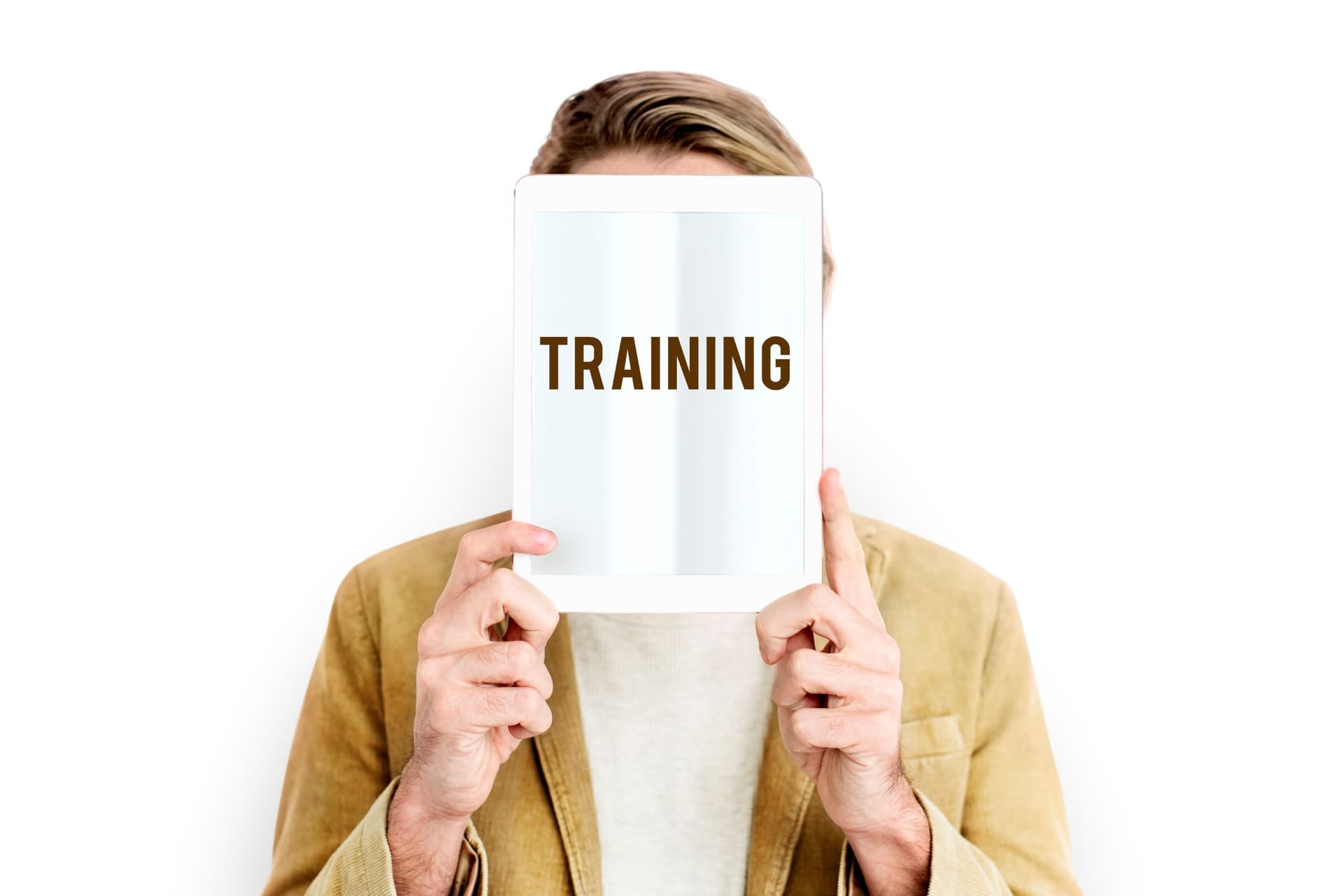 Coaching 1 la 1 sau curs de public speaking: ce alegi în funcție de obiectivul tău?