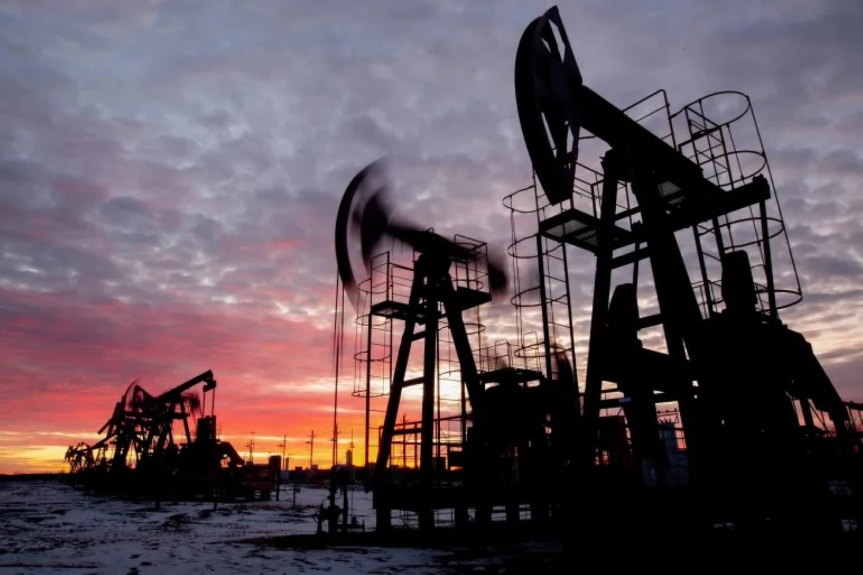 Petrolul sare din nou de 100 de dolari. Conflictul SUA-Iran perturbă aprovizionarea mondială cu țiței