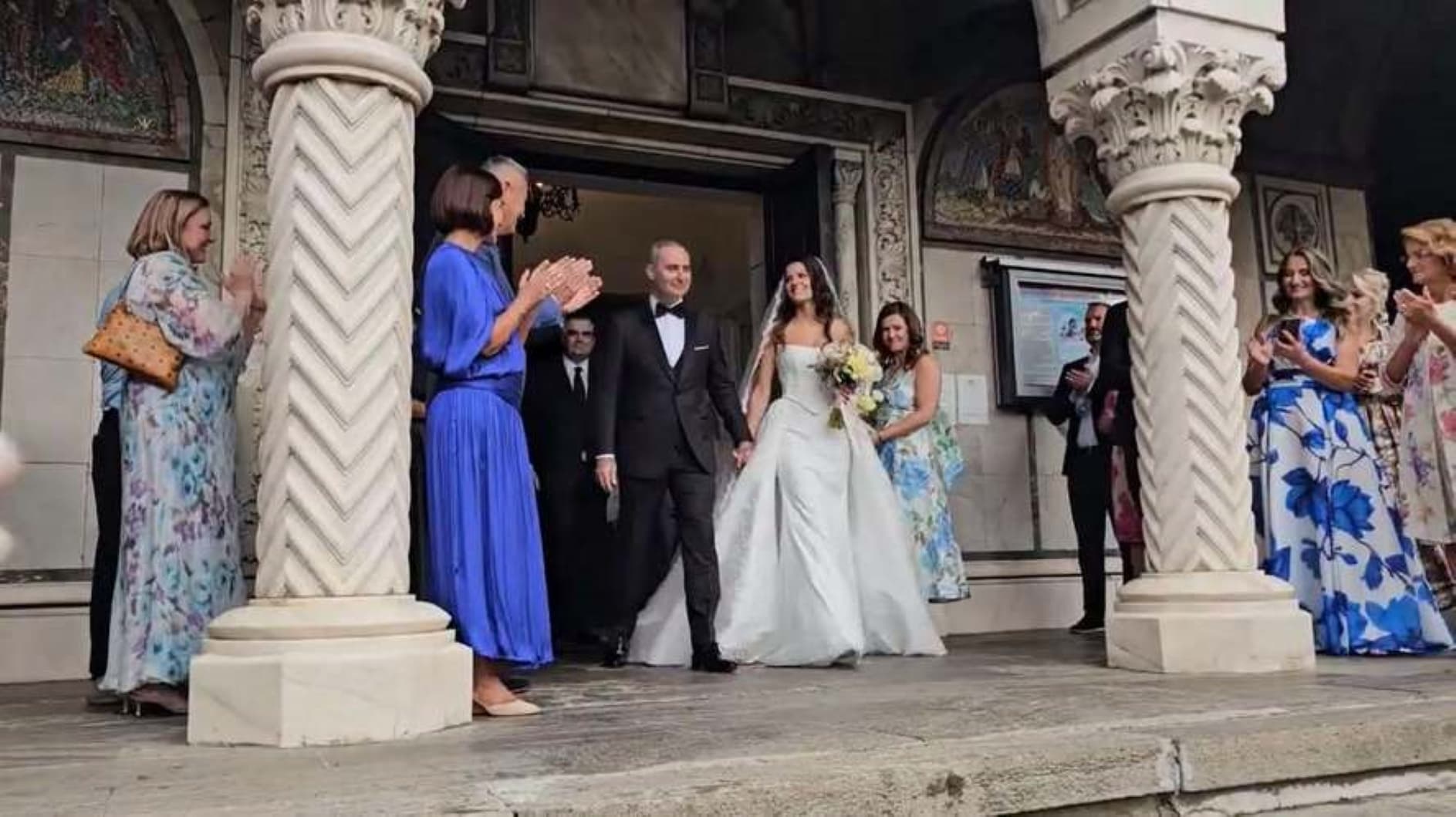 Ministrul Finanțelor, Alexandru Nazare, s-a căsătorit sâmbătă. Nicușor Dan, prezent la petrecere