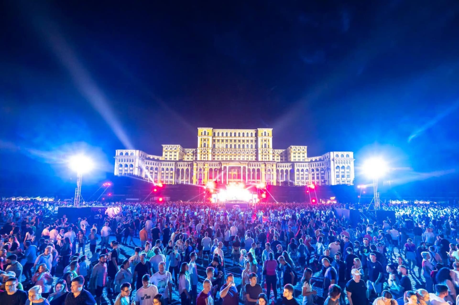 Zilele Bucureștiului 2026: Palatul Parlamentului devine cel mai mare ecran din România