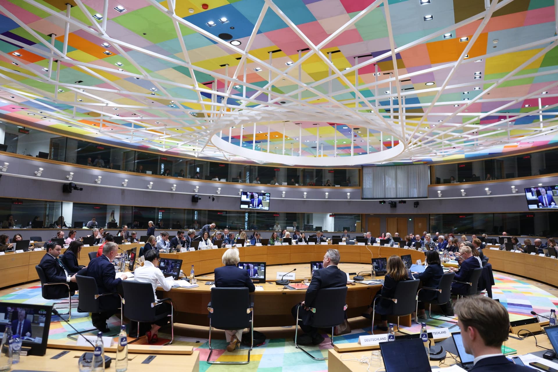 Economia Europei accelerează în plin șoc energetic. România bate pasul pe loc