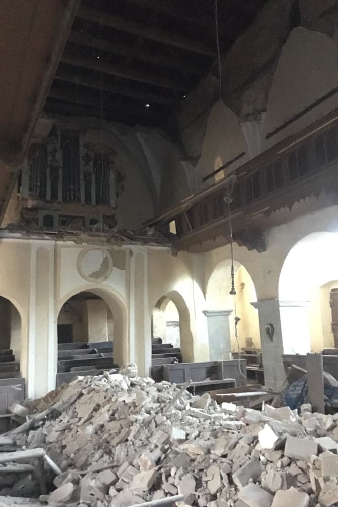 AVARII la o biserică din secolul al XVI-lea! Totul arată foarte rău