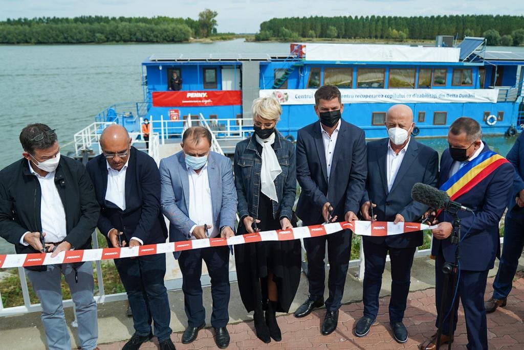 Piază rea? S-a scufundat pontonul inaugurat recent de RALUCA TURCAN! FOTO