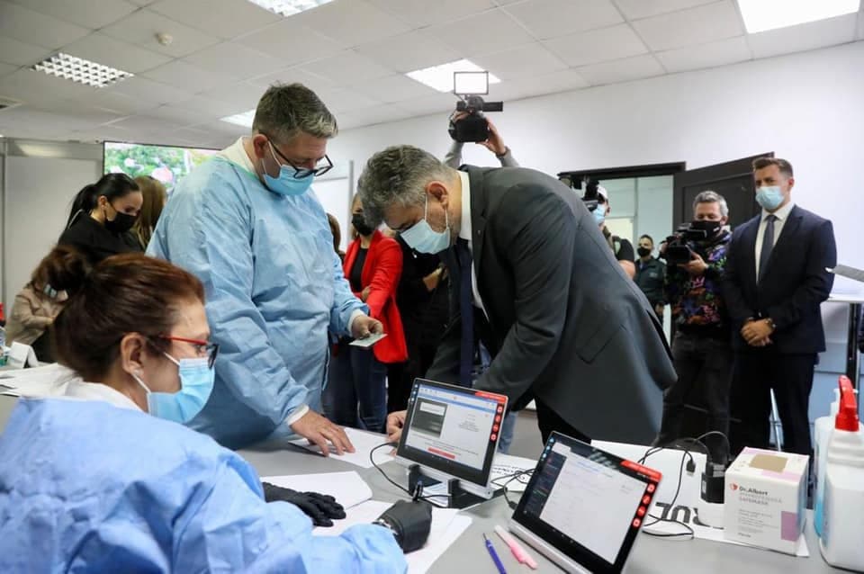 Liderii PSD s-au vaccinat în grup. Marcel Ciolacu: ”Vă îndemn pe toți să vă vaccinați”