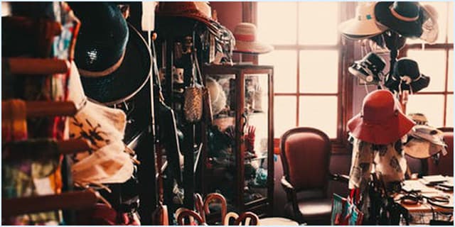Magazinele de haine Second Hand sunt din nou la modă? Succesul lor se vede în încasări