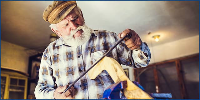 Tradițiile românești, în declin. Cât de profitabil mai este să vinzi produse de artizanat