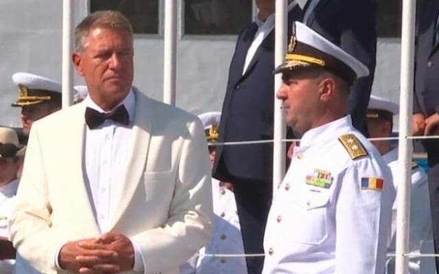Imaginea zilei! Cum a fost surprins președintele Iohannis la Ziua Marinei FOTO