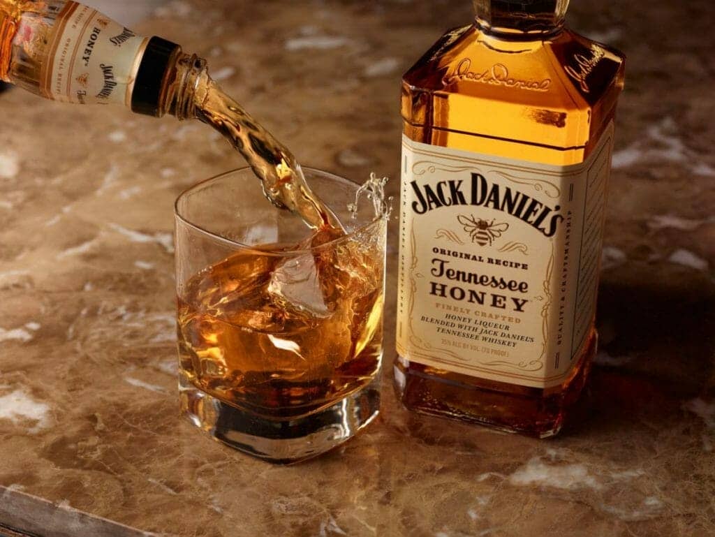 Pentru Jack Daniel's, prețul este doar un număr. Adevăratul secret se găsește în aroma sa!