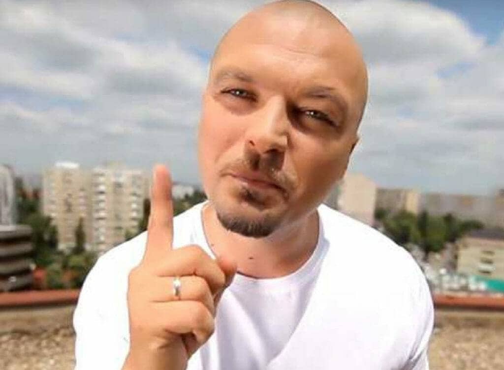 Puya și-a lansat propriul vin,”Băiatu’ în iarbă”! Are succes deși solistul se declară ghinionist în afaceri