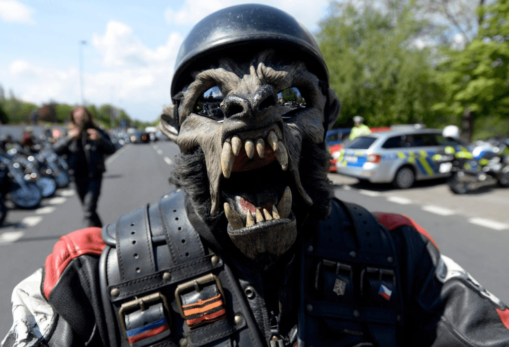 „Lupii nopții”, pe lista sancțiunilor UE. Cine sunt „Îngerii lui Putin”, banda de motocicliști pro-Kremlin
