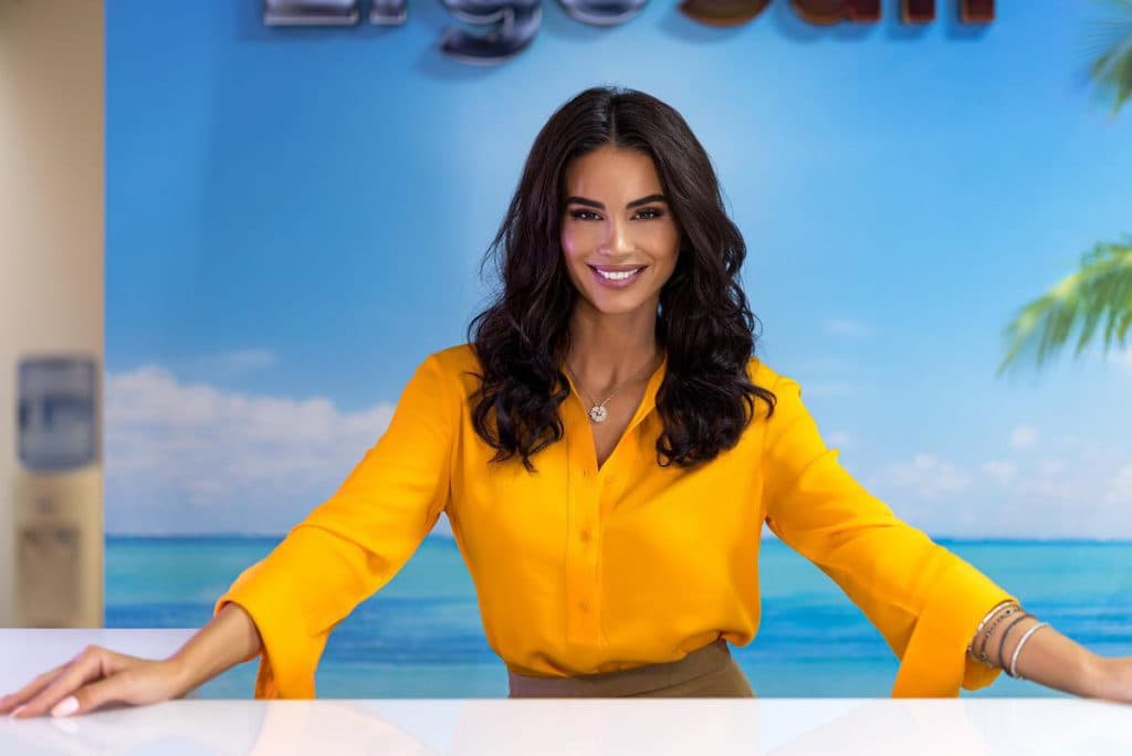 Geanina Ilieș, de la Pro TV, la recepția propriului salon de înfrumusețare! ”Nu, nu sunt la pupitrul știrilor”