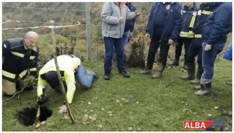 Așa arată gaura formată în barajul de la Roșia Montană. „Va trebui golit tot, lăsat la uscat”