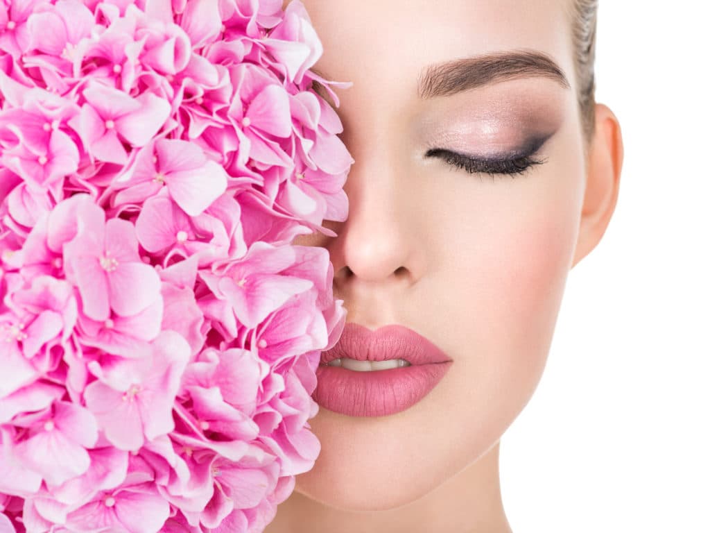 DESCHIDE OCHII! Blefaroplastia, între utilitate și estetică