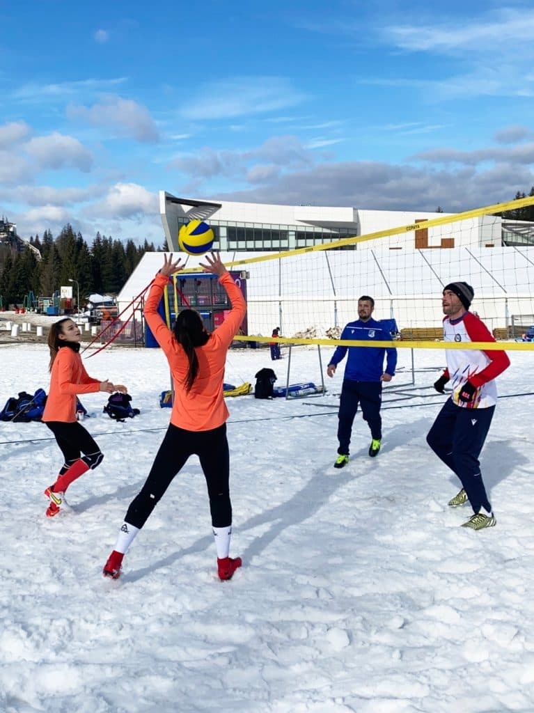 <strong>Ei sunt sportivii români care trebuiau să stea într-un hotel dărâmat la cutremur!</strong>