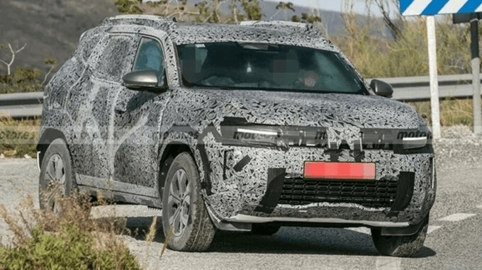 Cum va arăta noul model Dacia Duster 3 cu propulsie electrică. Foto spion