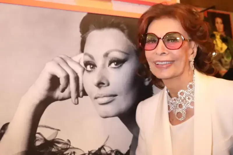 Sophia Loren a împlinit 90 de ani! CUM ARATĂ cea mai frumoasă femeie din lume, conform multor clasamente