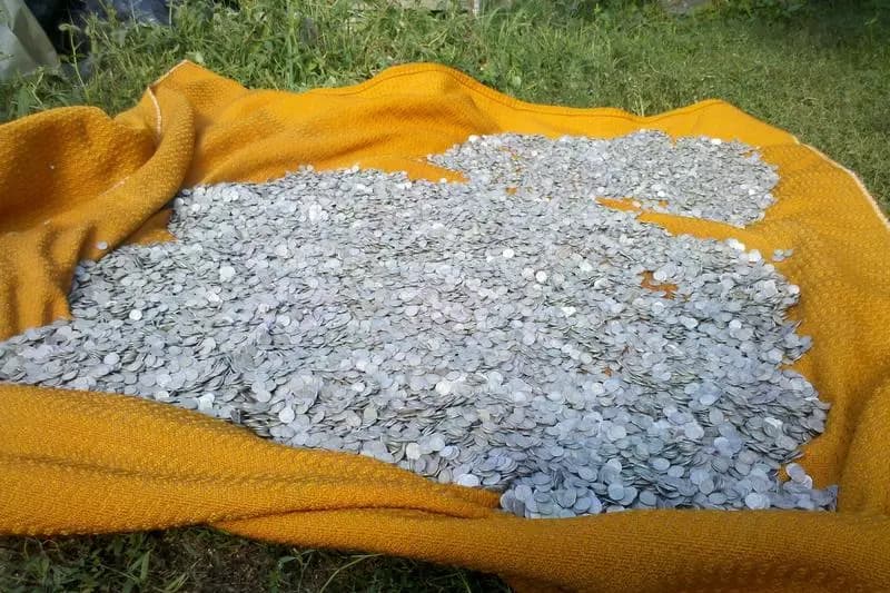 Cel mai mare tezaur monetar găsit în România și cea mai valoroasă comoară descoperită vreodată aici