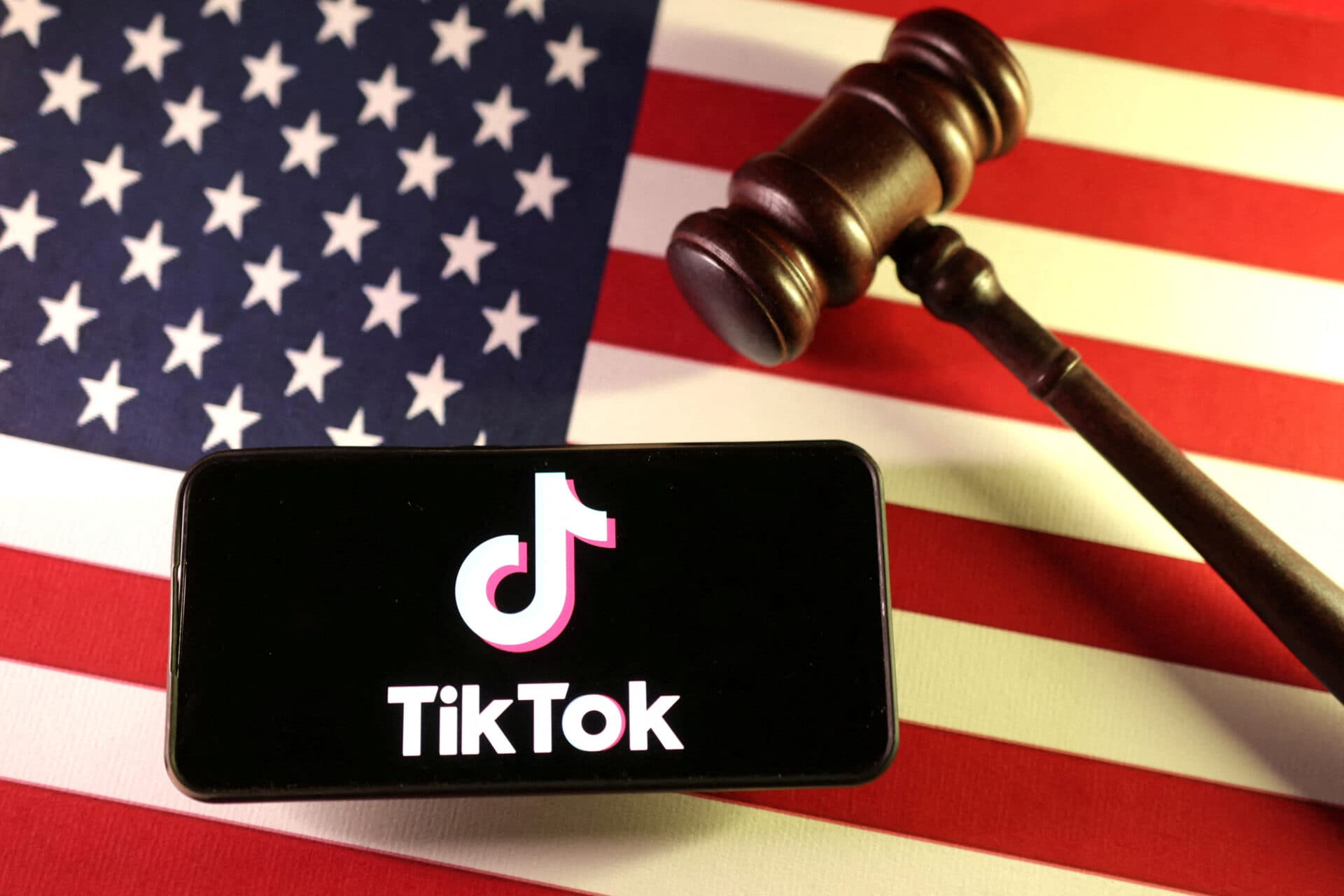 TikTok are zilele numărate în SUA. Ce se întâmplă după 20 ianuarie