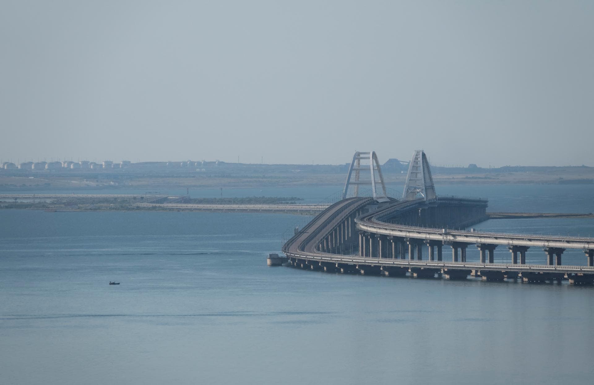 Un petrolier rusesc, construit în 1969, s-a rupt în bucăți în timpul unei furtuni