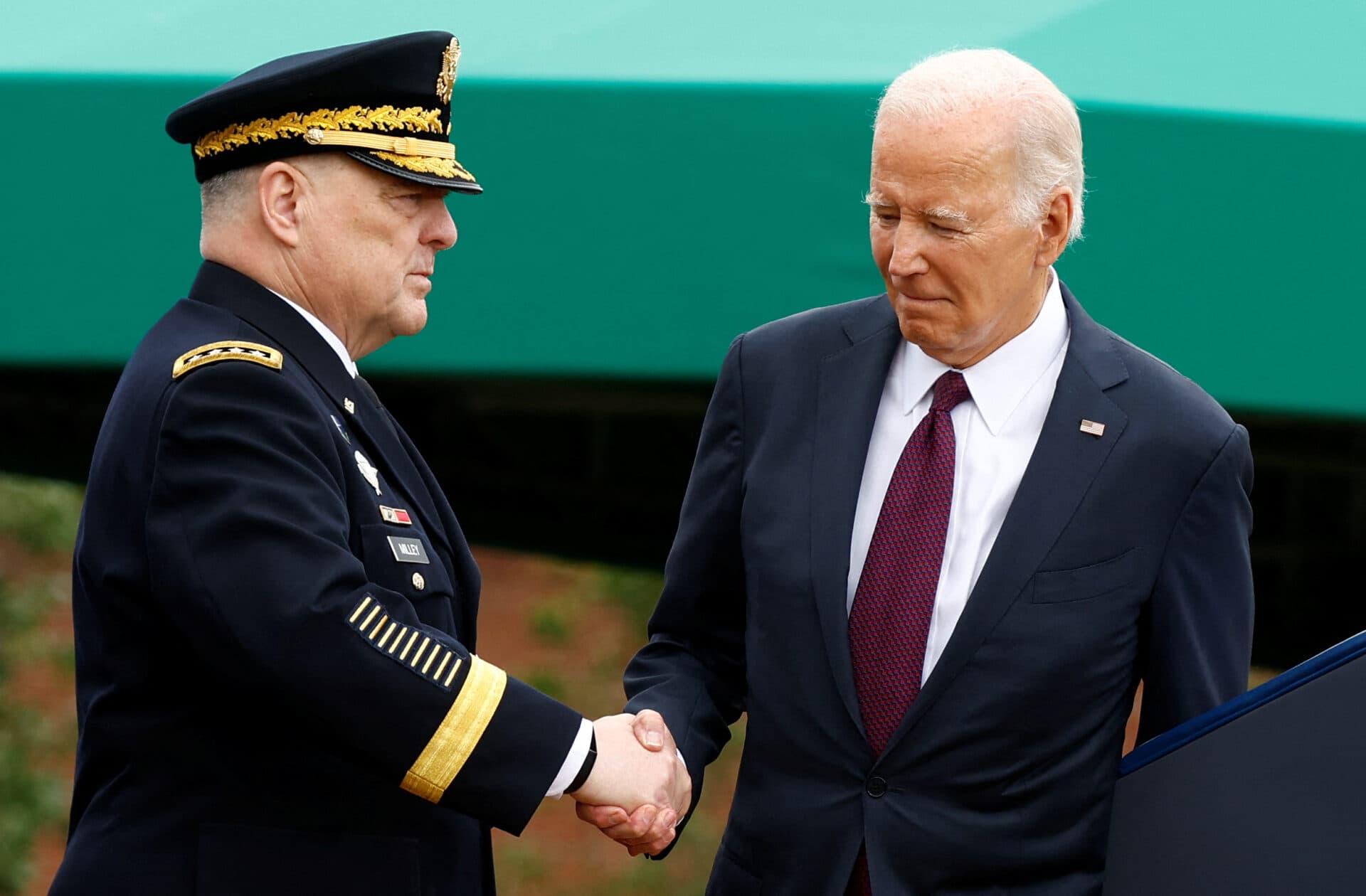 Generalul Milley și doctorul Fauci, grațiați preventiv de Biden