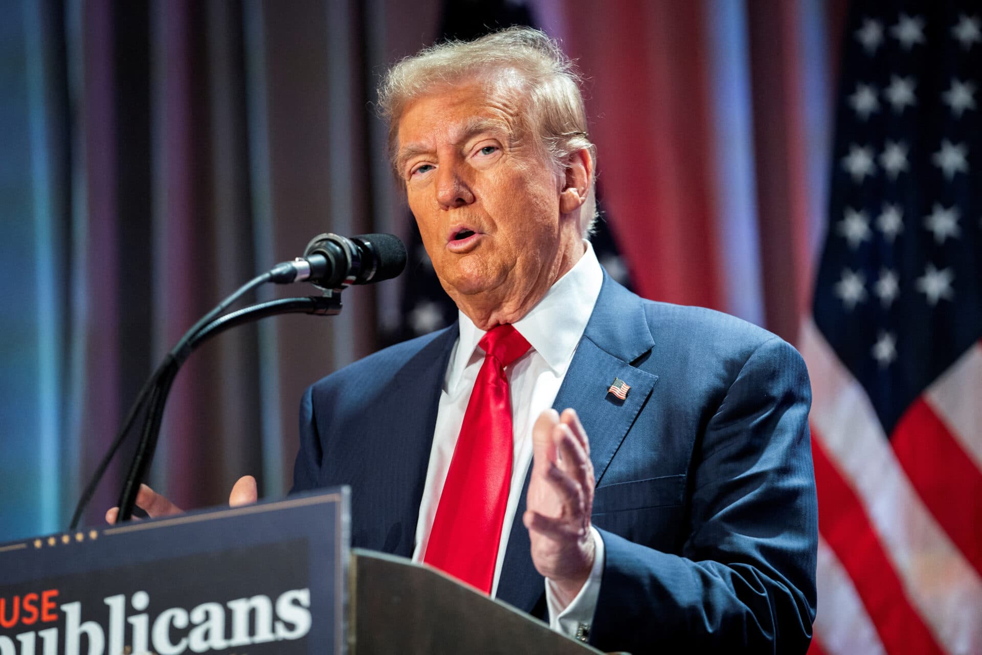 Doar cu gândul la bani. Ce spune Trump că face în prima zi de mandat