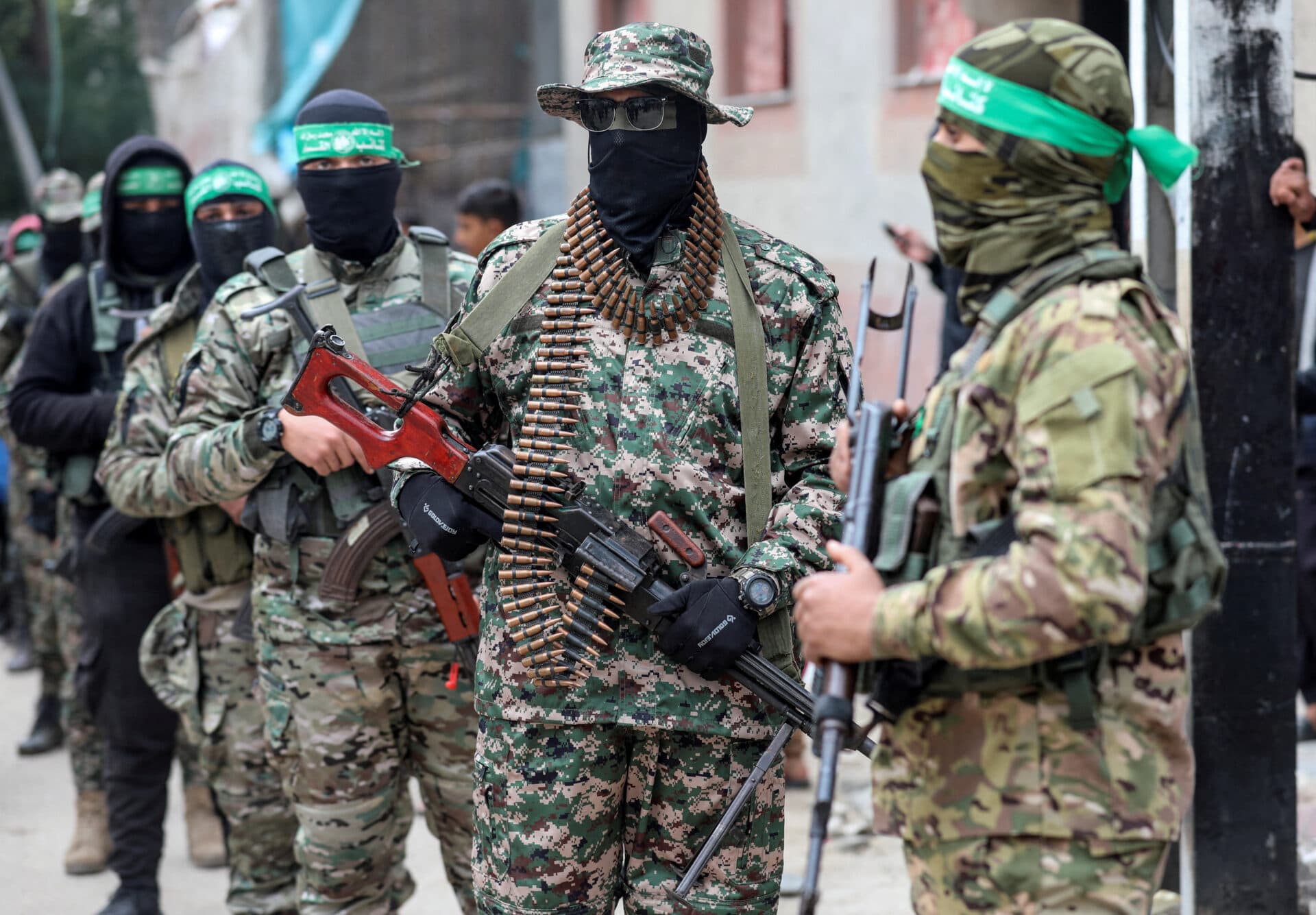 Israel și Hamas continuă schimbul de ostatici în cadrul unui armistițiu fragil