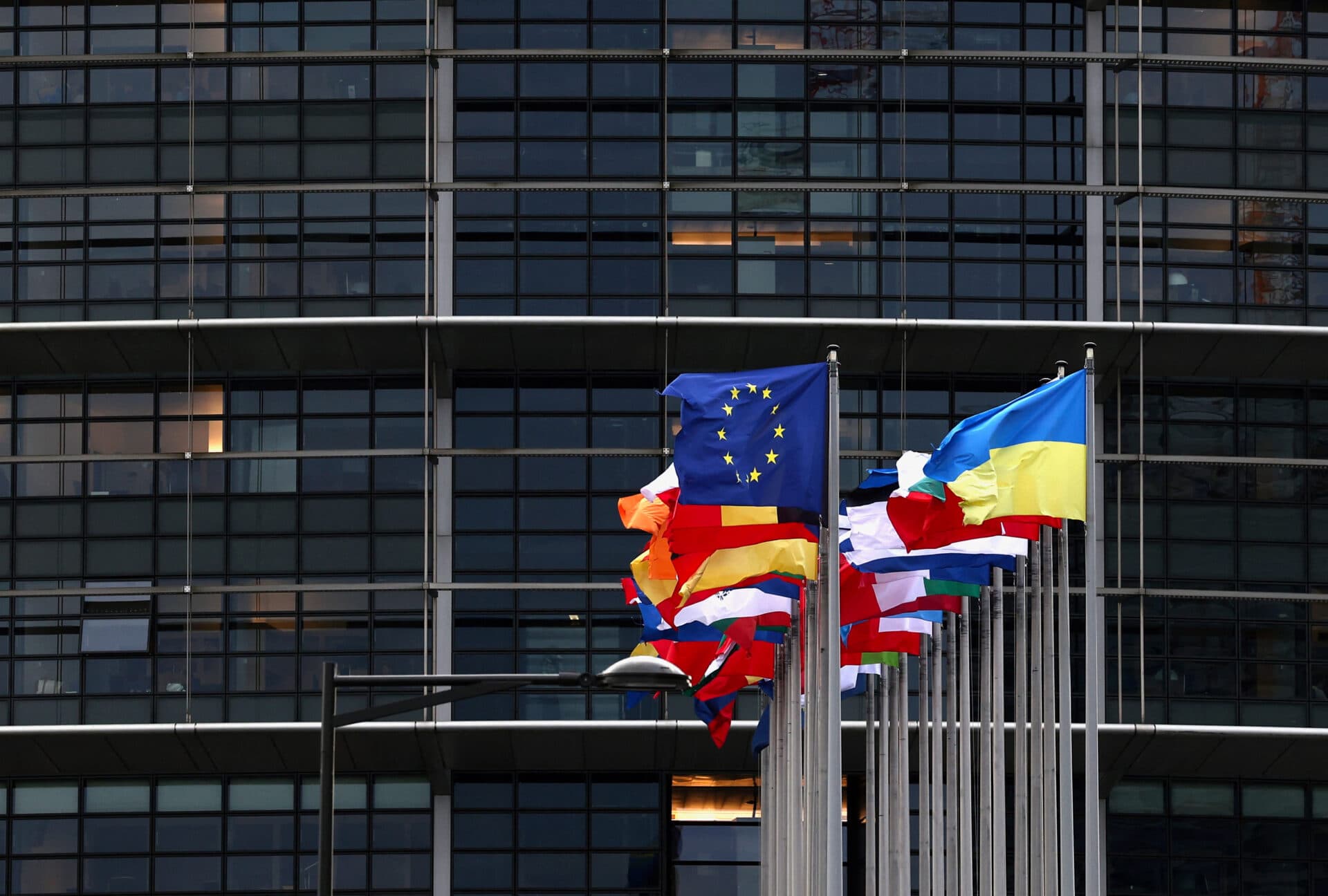 Rusia respectă decizia Ucrainei privind aderarea la UE