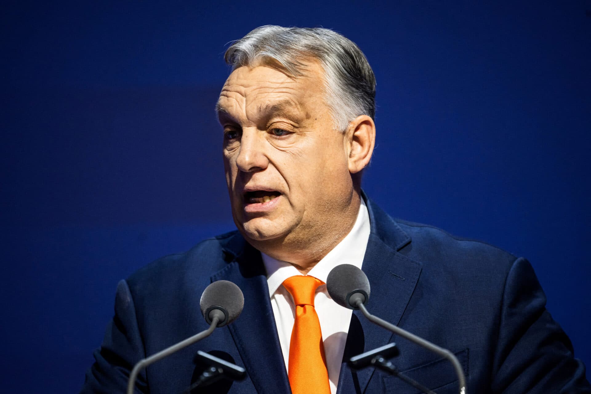 Orban, tot mai incomodat de presă. Vânătoarea se extinde și la ONG-uri