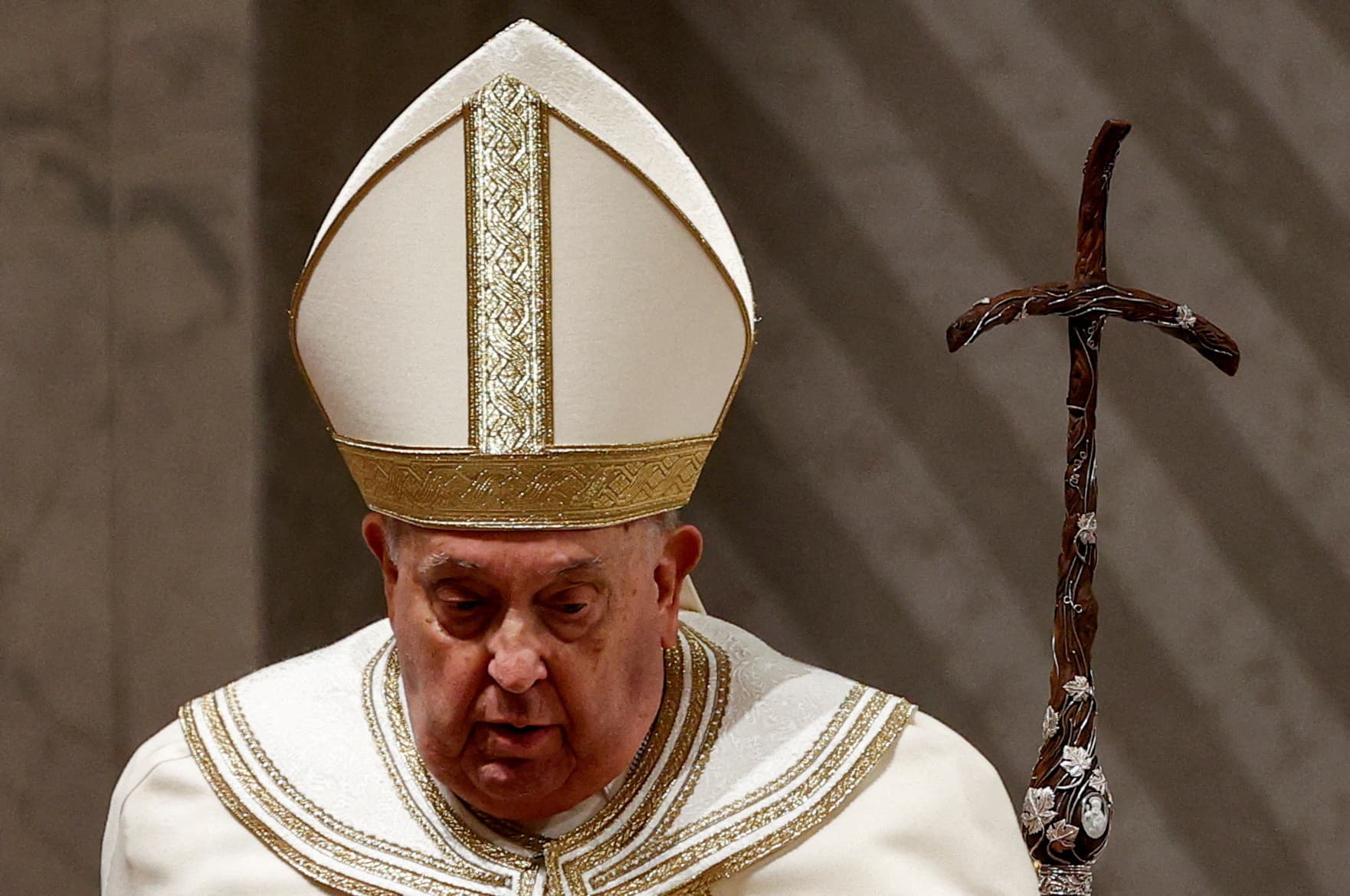 Papa Francisc, sub îngrijire atentă. Tratamentul a fost ajustat