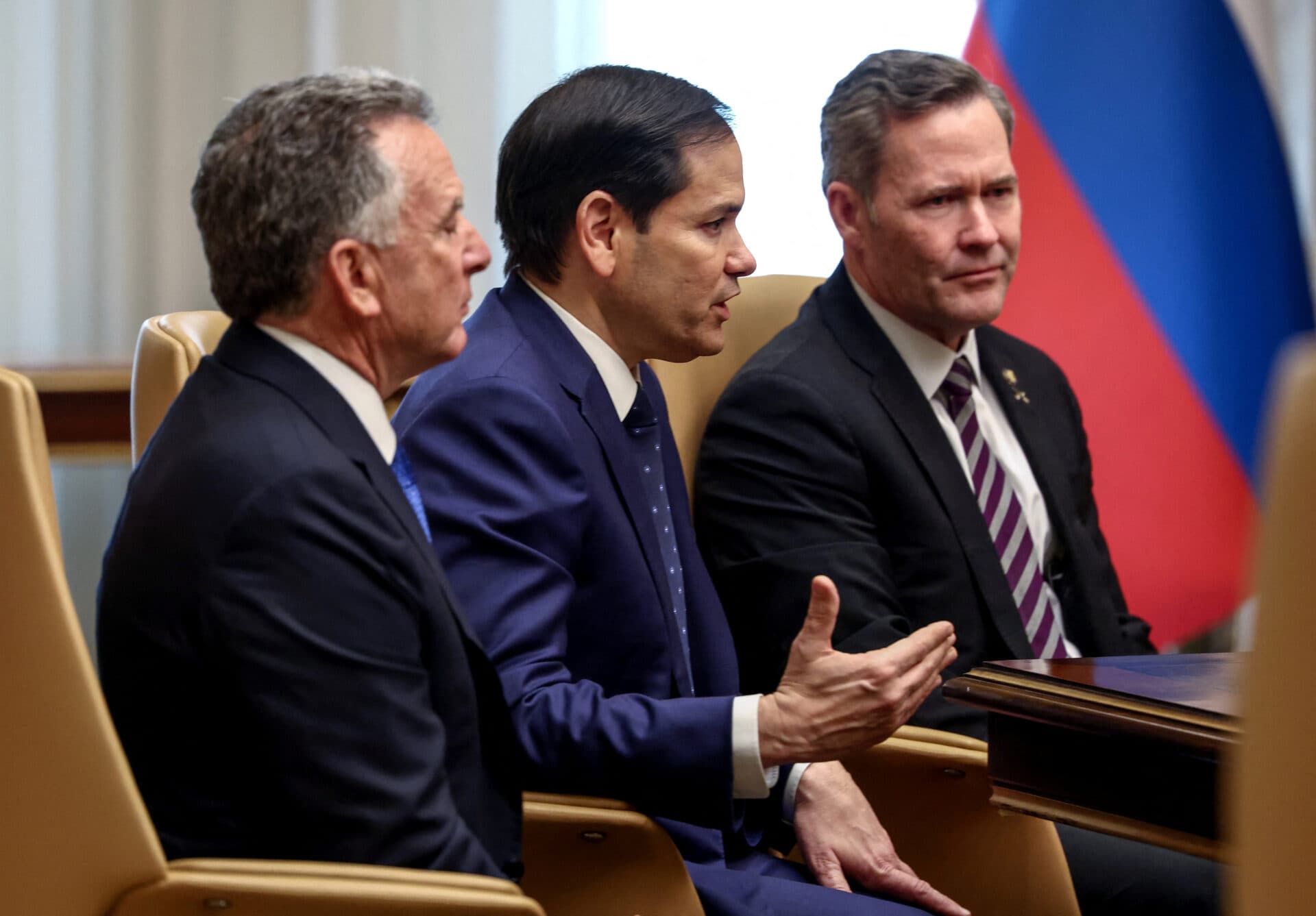 Analiză REUTERS. Negocierile dintre SUA și Rusia, risc sau soluție pentru Ucraina?