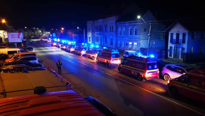 Plan roșu de intervenție la „Balul Însuraților” din Reghin: peste 25 de persoane, duse la spital