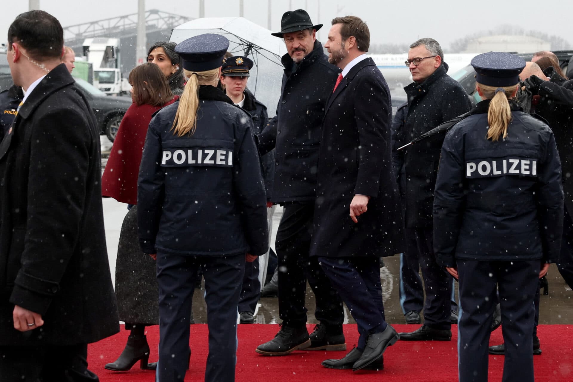 Războiul din Ucraina și jocul de putere de la München. Trump, Putin și Zelenski se confruntă cu realități diferite