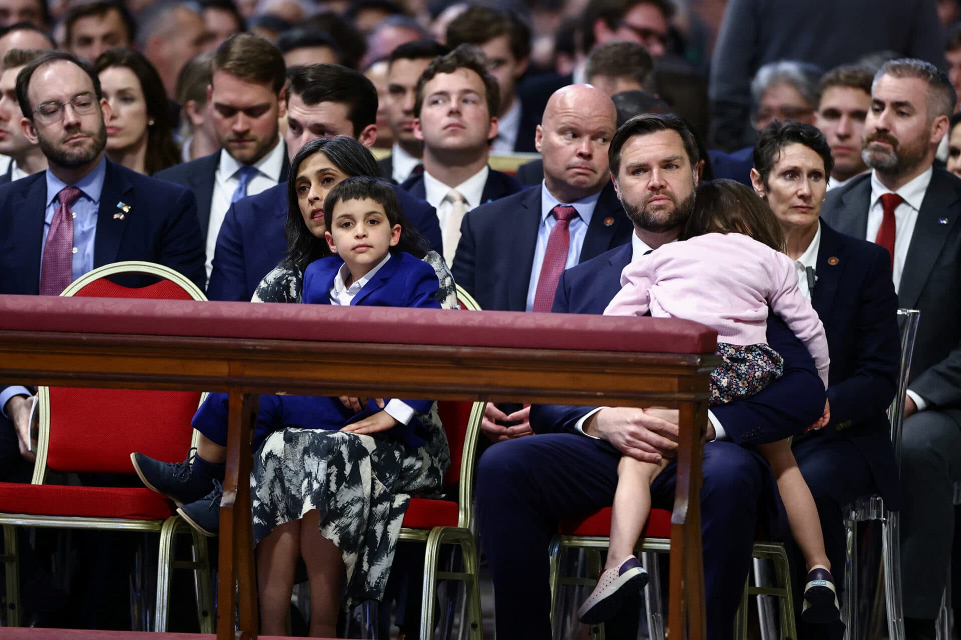 JD Vance la Vatican. Vicepreședintele SUA a participat la slujba din Vinerea Mare