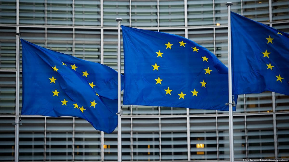 UE lansează un plan ambițios pentru a stimula industria AI și a contracara dominația SUA și Chinei