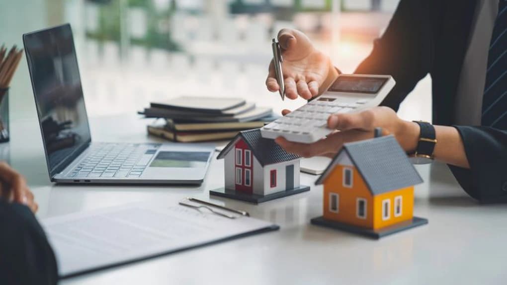 Românii investesc masiv în locuințe. Nou record: 50.000 de credite ipotecare noi în prima jumătate a anului