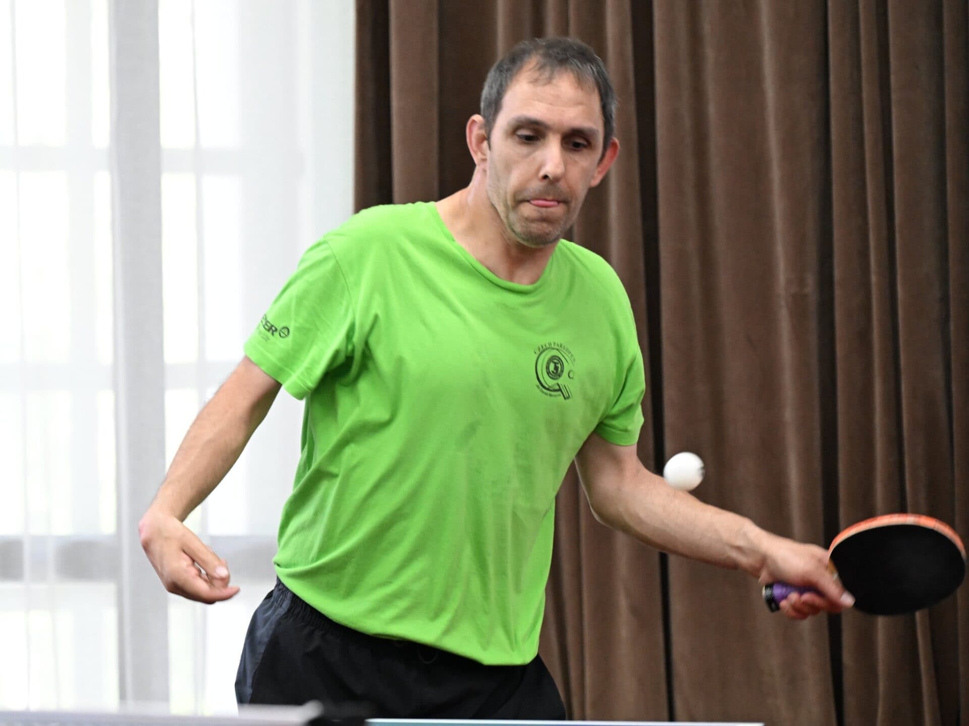 De la abandon la glorie: Bobi Simion, eroul tenisului de masă!