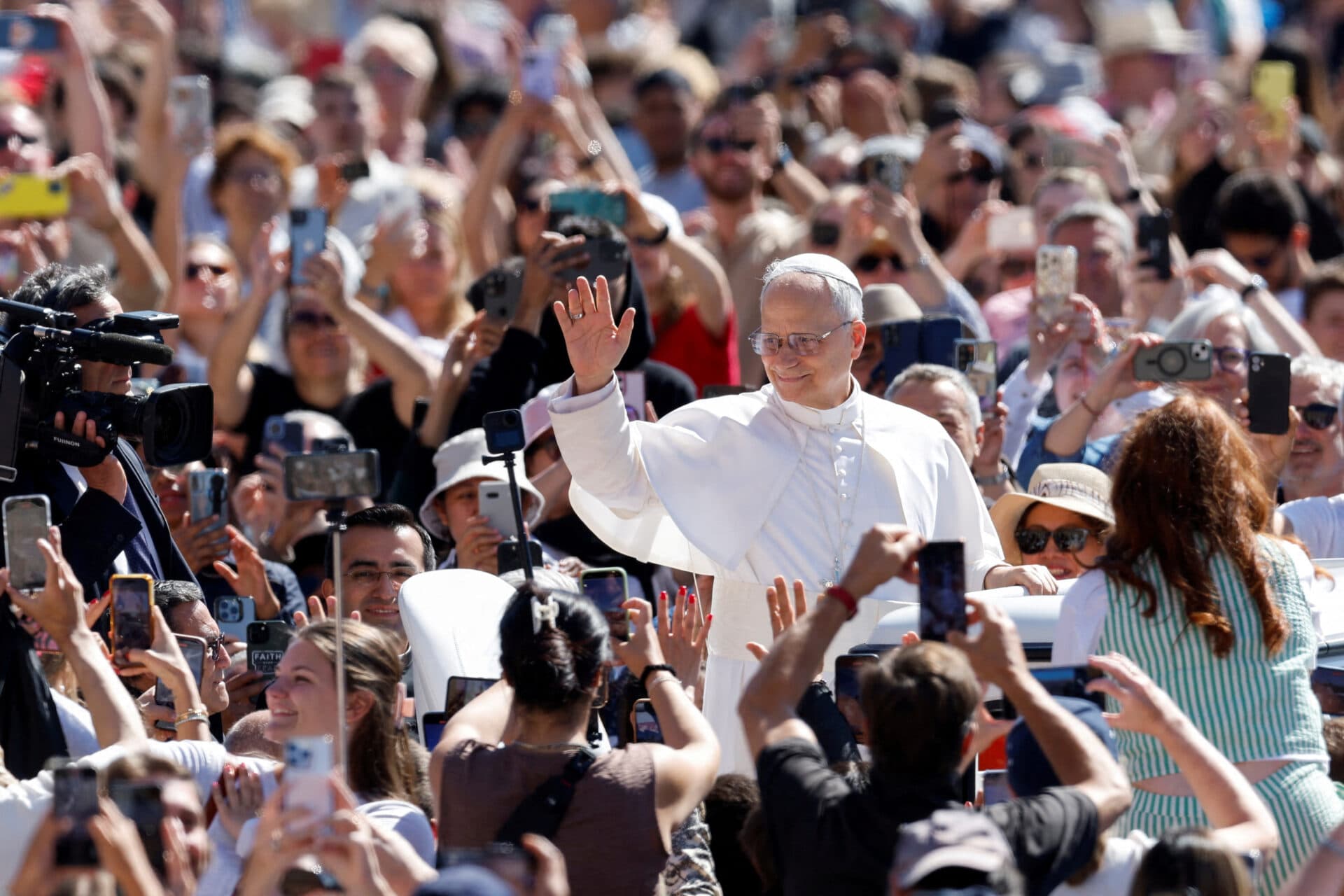 Îndemn la pace de la Vatican. Papa Leon cere încetarea focului și protejarea civililor