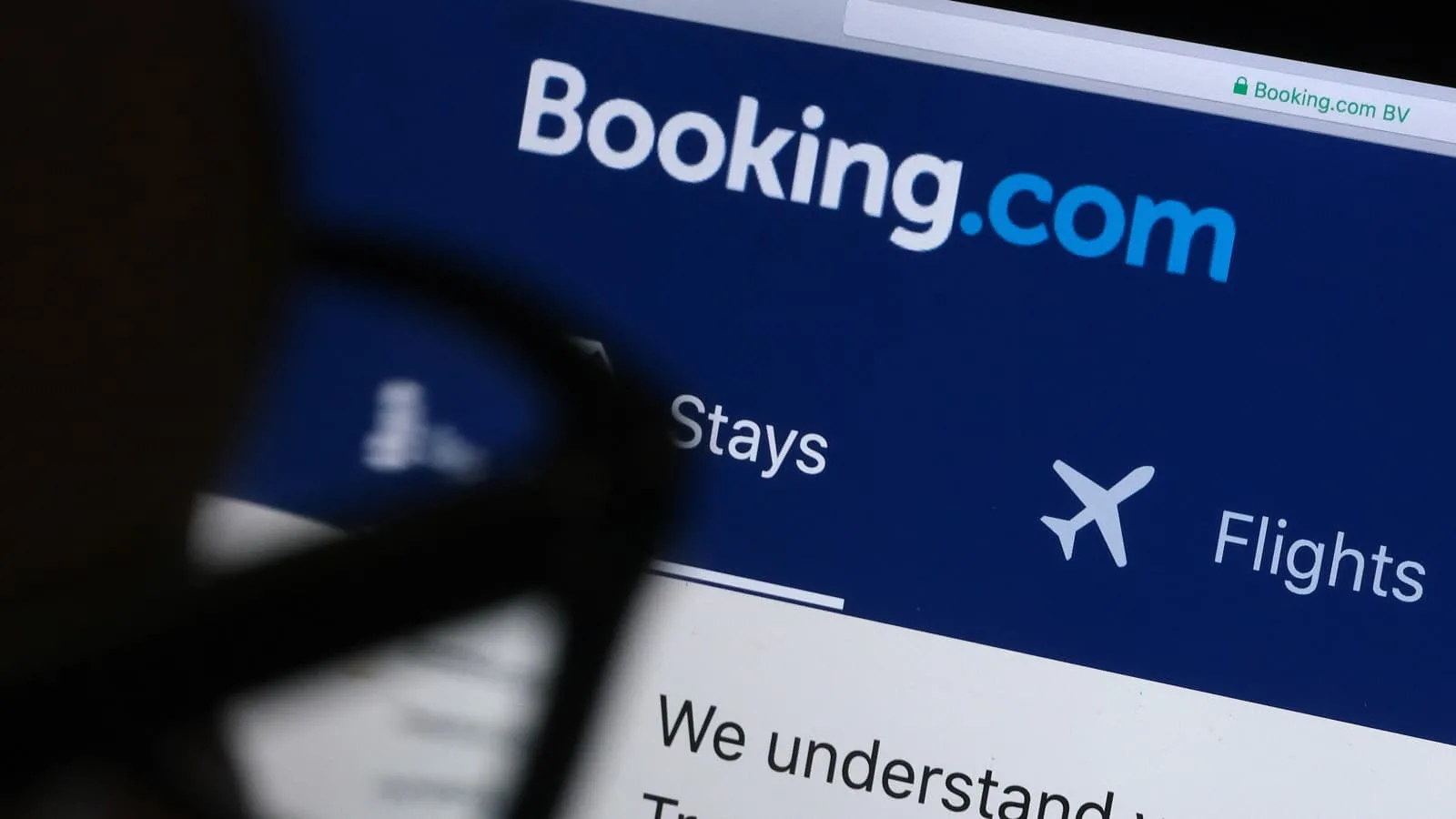 Război în turism. Hotelierii acuză Booking că a încasat comisioane nelegale