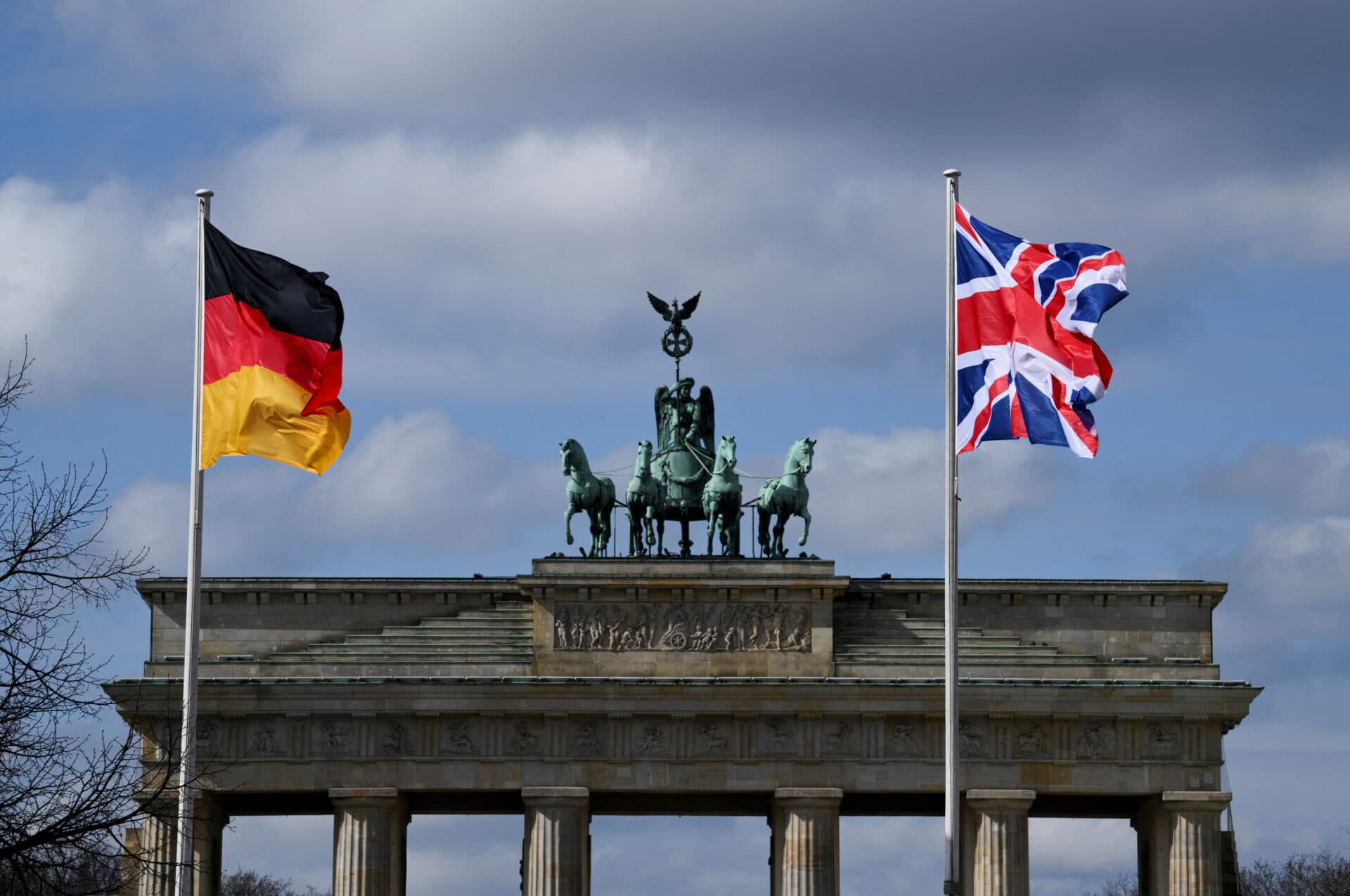 Acord istoric între Berlin și Londra. Colaborare sporită în domeniul apărării