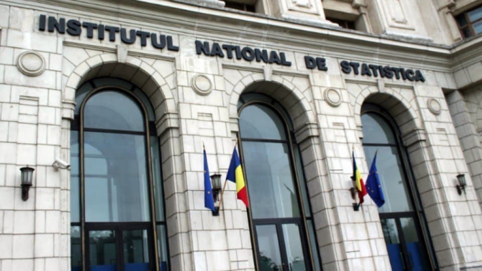 Evoluție mixtă pentru serviciile destinate firmelor: creșteri în IT, scăderi în media și transporturi