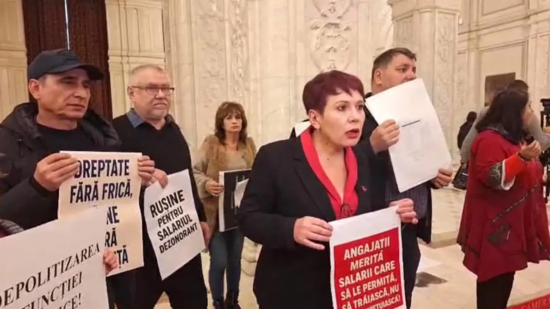 Cât câștigă o „femeie de serviciu” de la Parlamentul României conform fluturașului de salariu