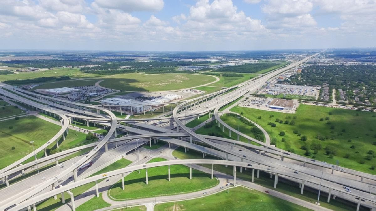 Investițiile în infrastructură, motorul creșterii economice în următorii ani/ ANALIZĂ