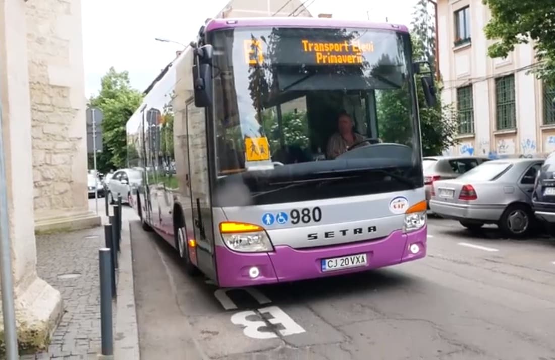 Elevii beneficiază de transport gratuit și pe perioada examenelor naționale. Proiectul de lege, adoptat