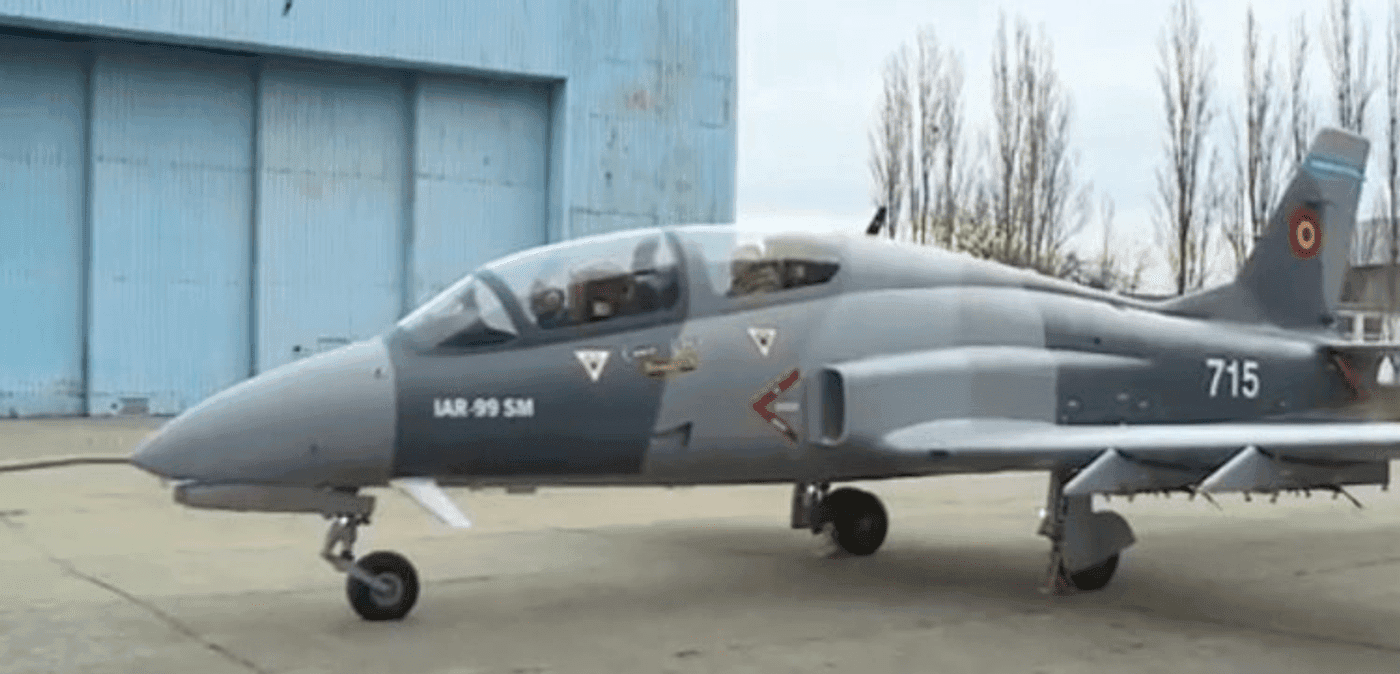 Unica fabrică de avioane militare din România, aproape de colaps. Avertismentul ministrului Apărării