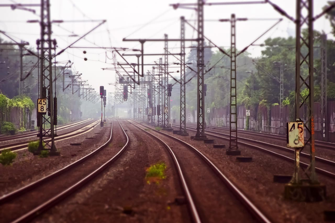Comisia pentru Transporturi susține acordul pentru eficiența feroviară transfrontalieră