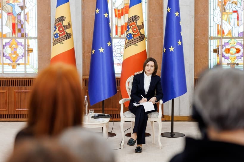 Moldovenii se gândesc la un referendum pentru unirea cu România