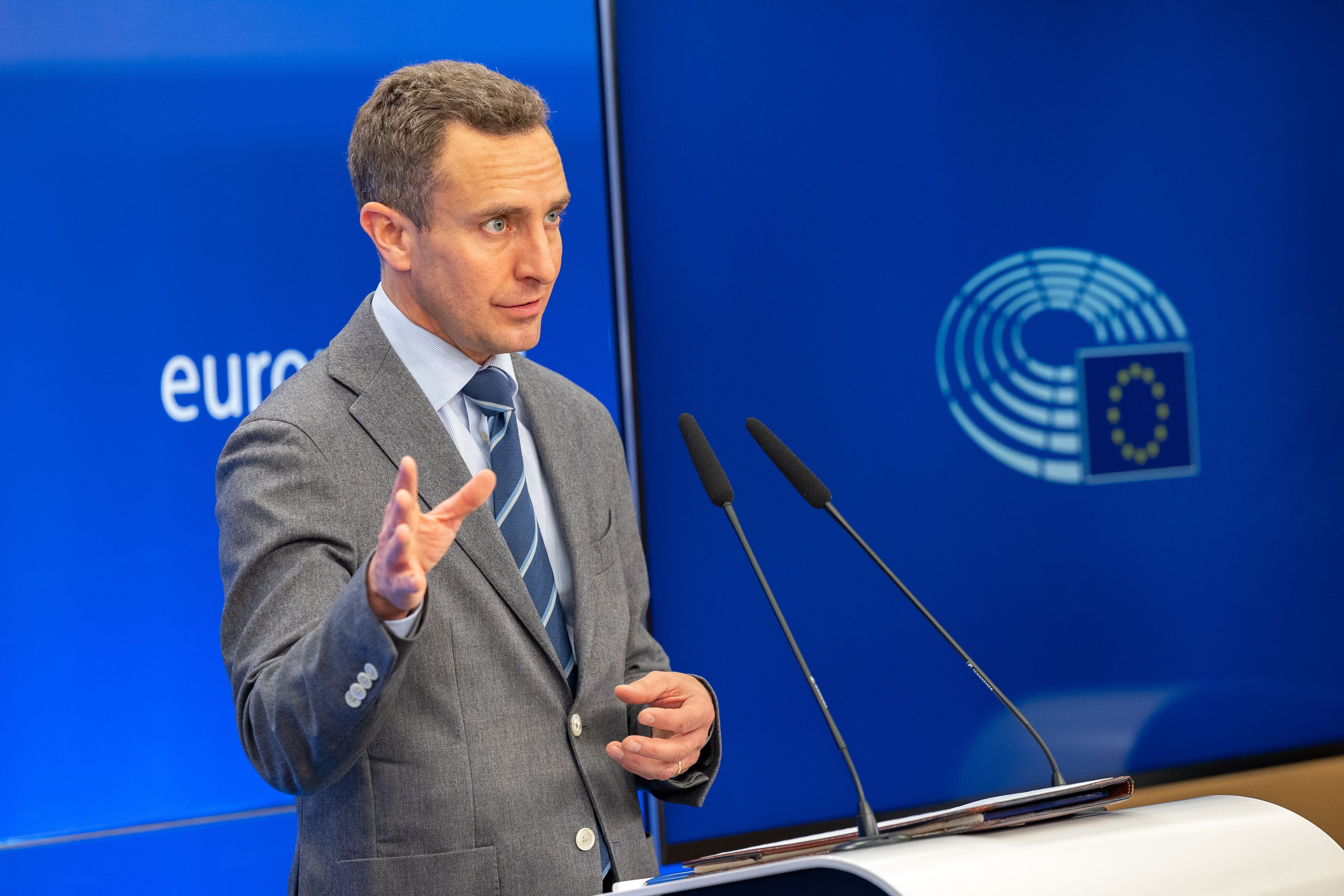 Raportorul EUDS critică nivelul de ambiție al Comisiei privind apărarea democrației